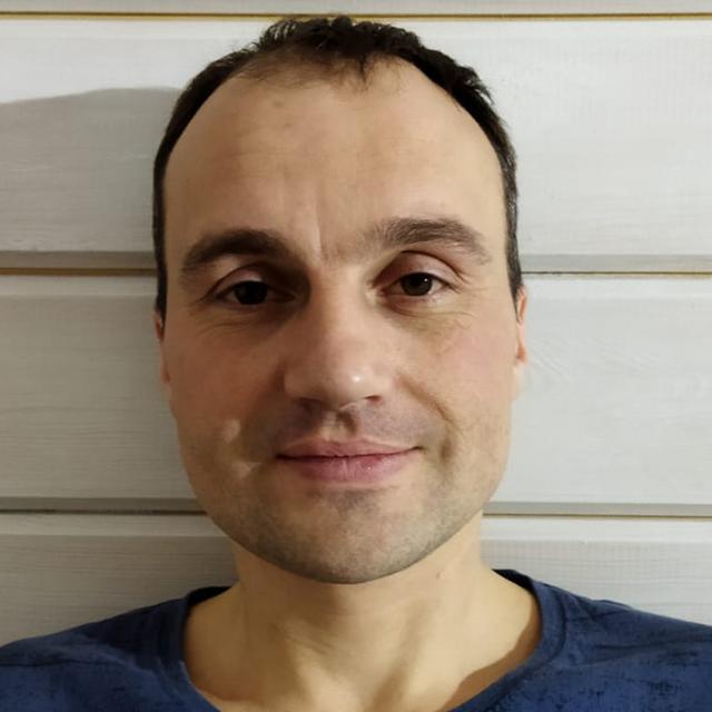 Андрей Серов